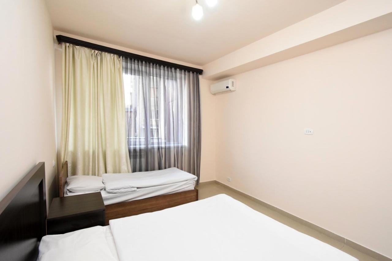 Mini Hotel Jerevan Buitenkant foto