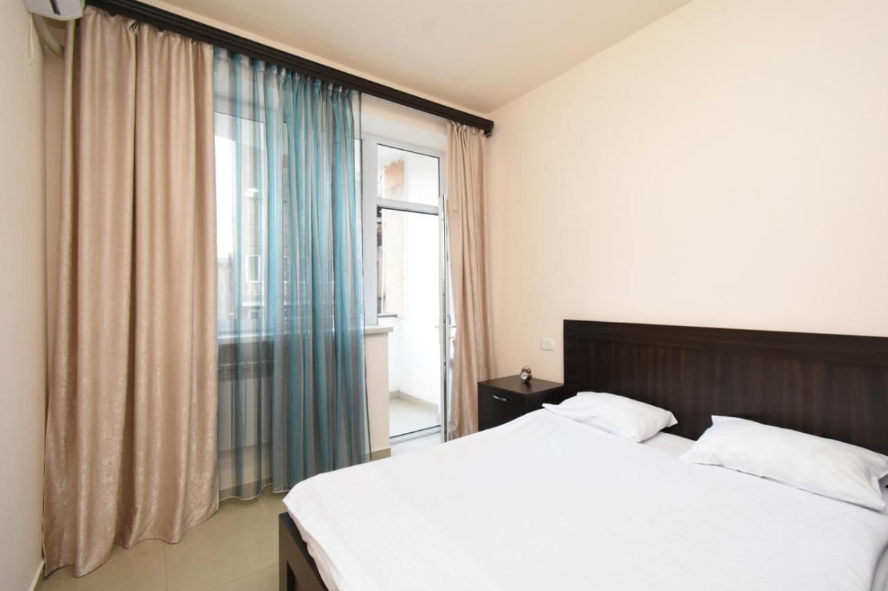 Mini Hotel Jerevan Buitenkant foto
