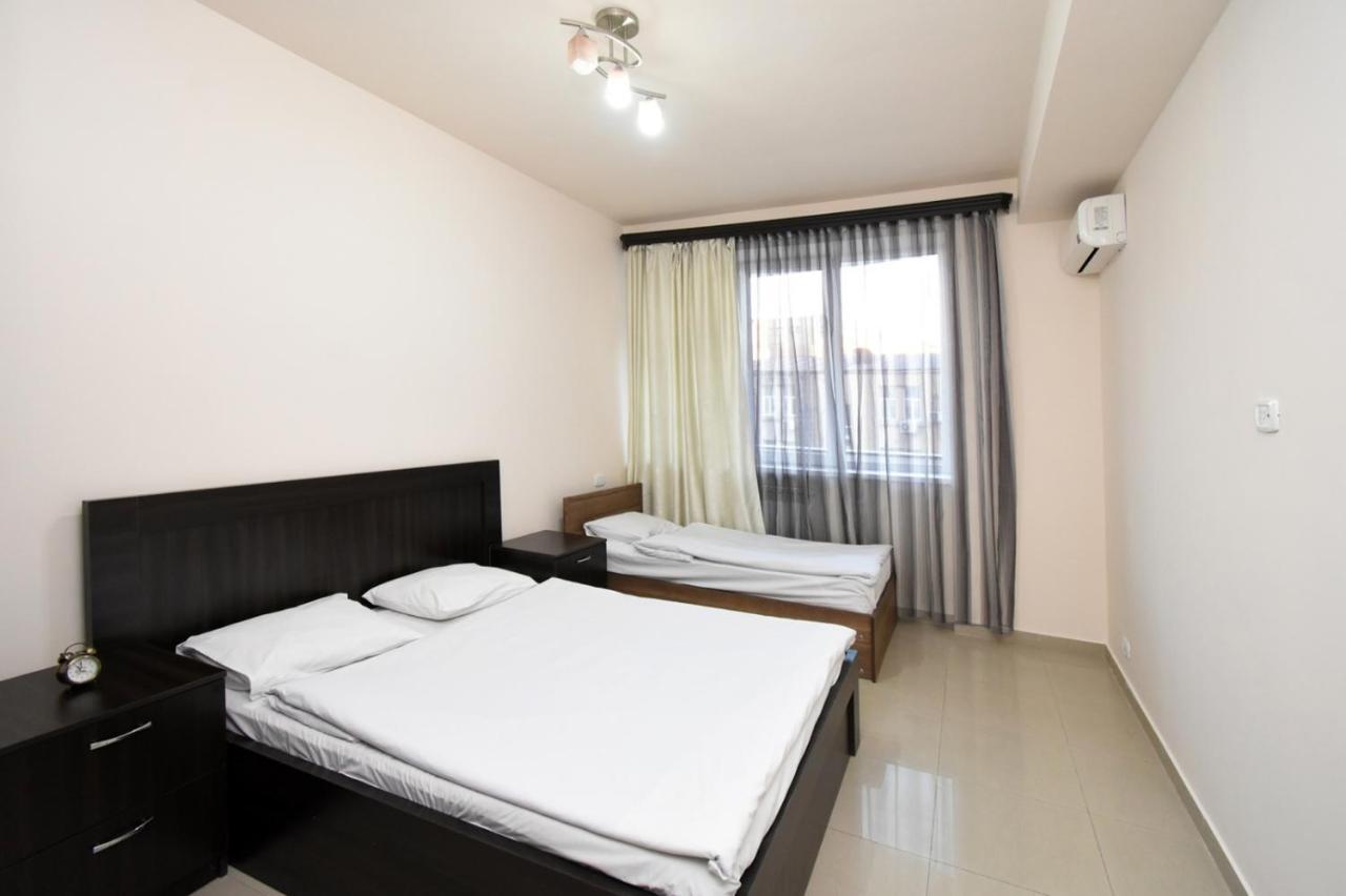 Mini Hotel Jerevan Buitenkant foto