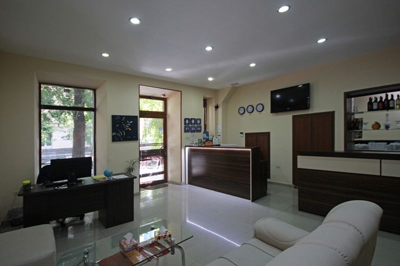 Mini Hotel Jerevan Buitenkant foto