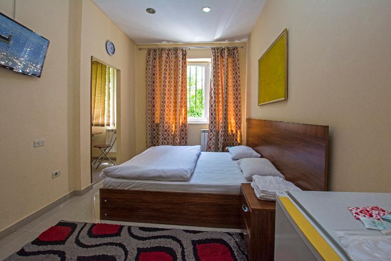 Mini Hotel Jerevan Buitenkant foto