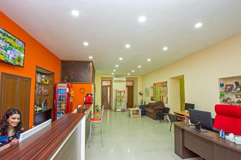 Mini Hotel Jerevan Buitenkant foto