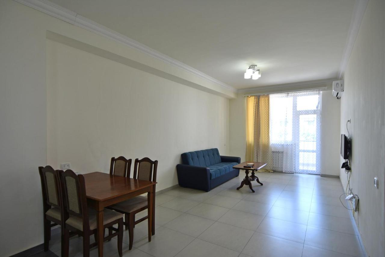 Mini Hotel Jerevan Buitenkant foto